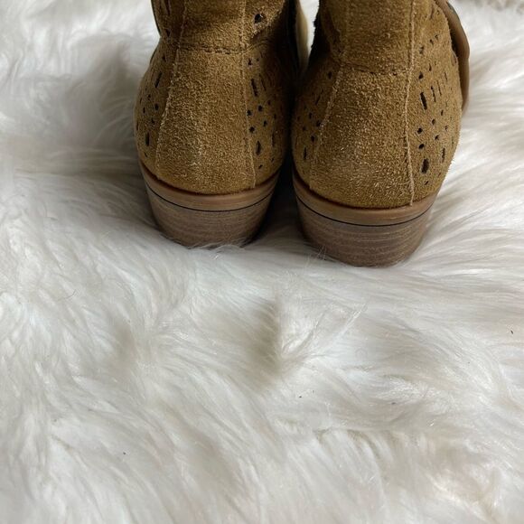 BARETRAPS Greta Suede Leather tan Western Cut-Out Cowboy Ankle Boots SZ9M - Picture 5 of 11